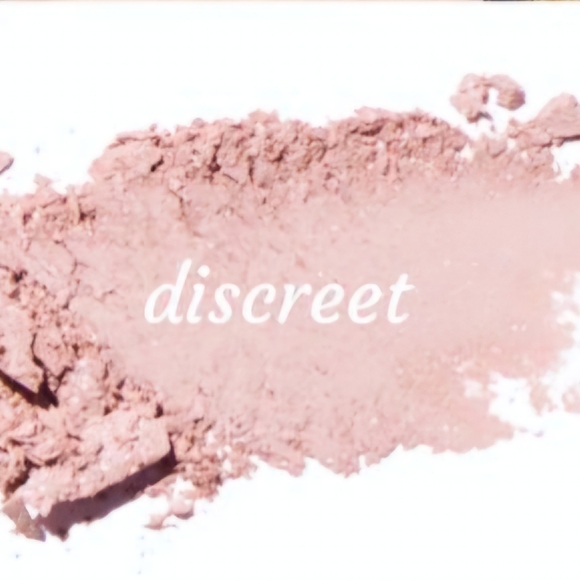 Younique Moodstruck Pressed Shadow with Compact in Discreet - Picture 1 of 3